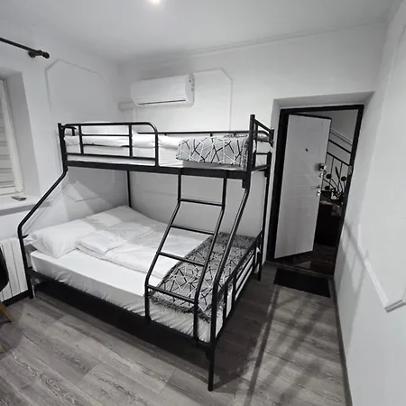 Smallhouse Aparthotel